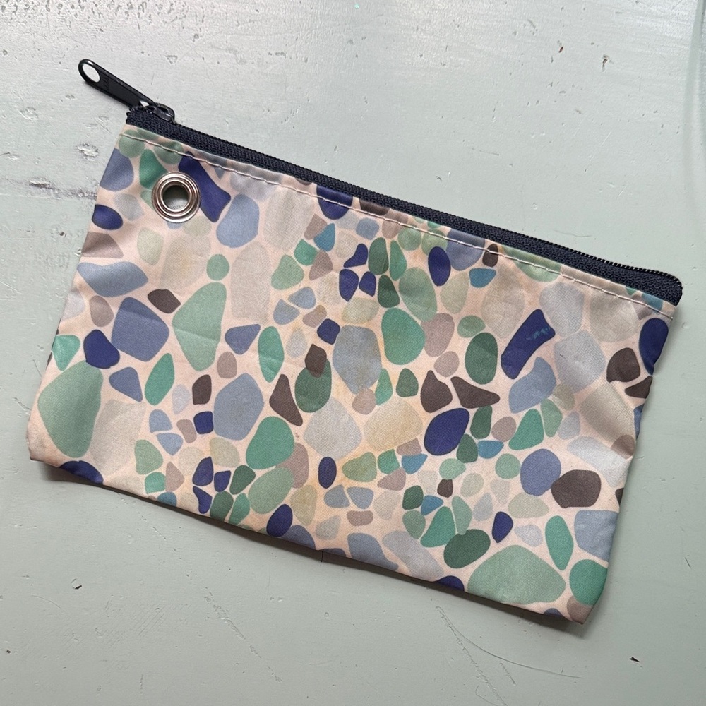 Multicolor Abstract Pattern Pouch - image 1